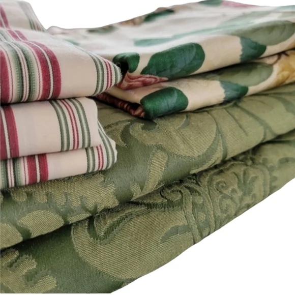LIKE NEW LEGACY $1,200 Damask Jacquard Brocade Queen Duvet